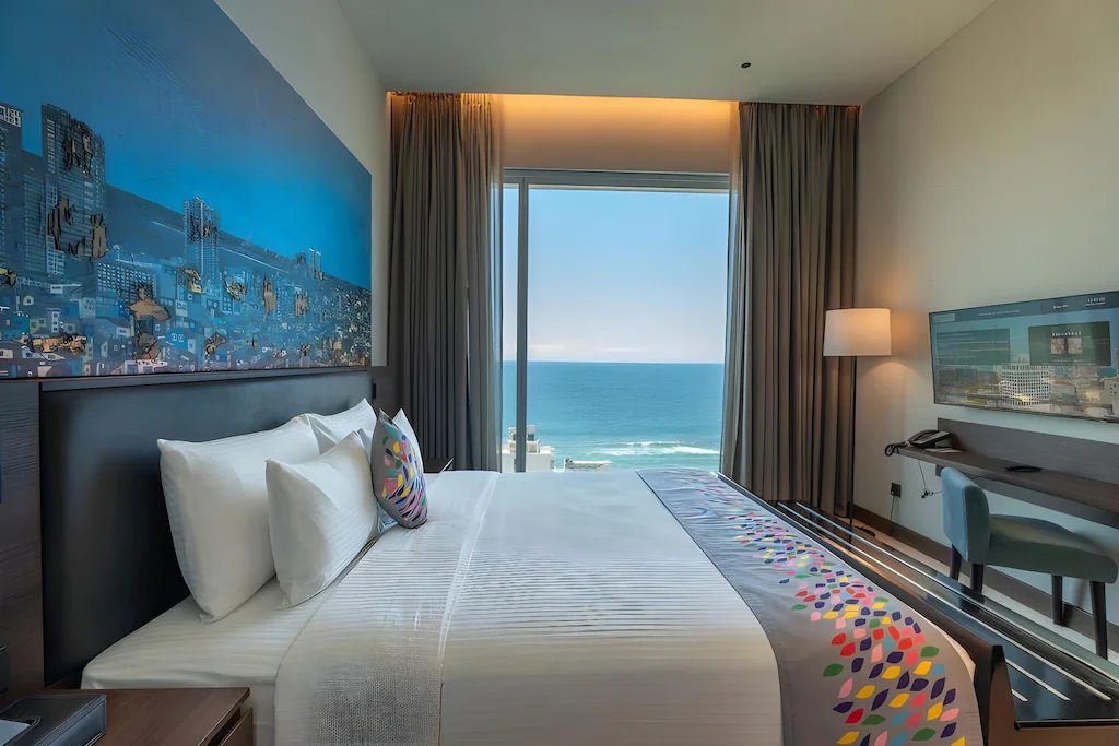 Deluxe Double with Partial Sea View