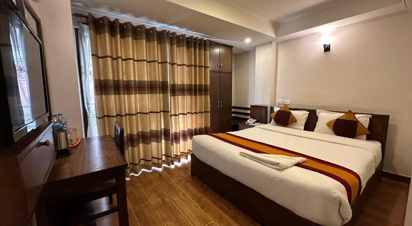 Deluxe (Double or Twin) Room