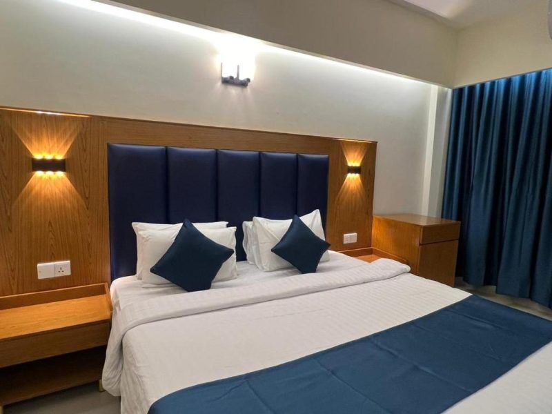 Deluxe Double Room – Elegant Stay with Sea & Garden Views