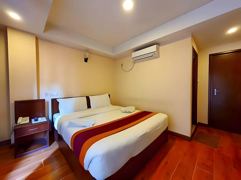 Deluxe (Double or Twin) Room