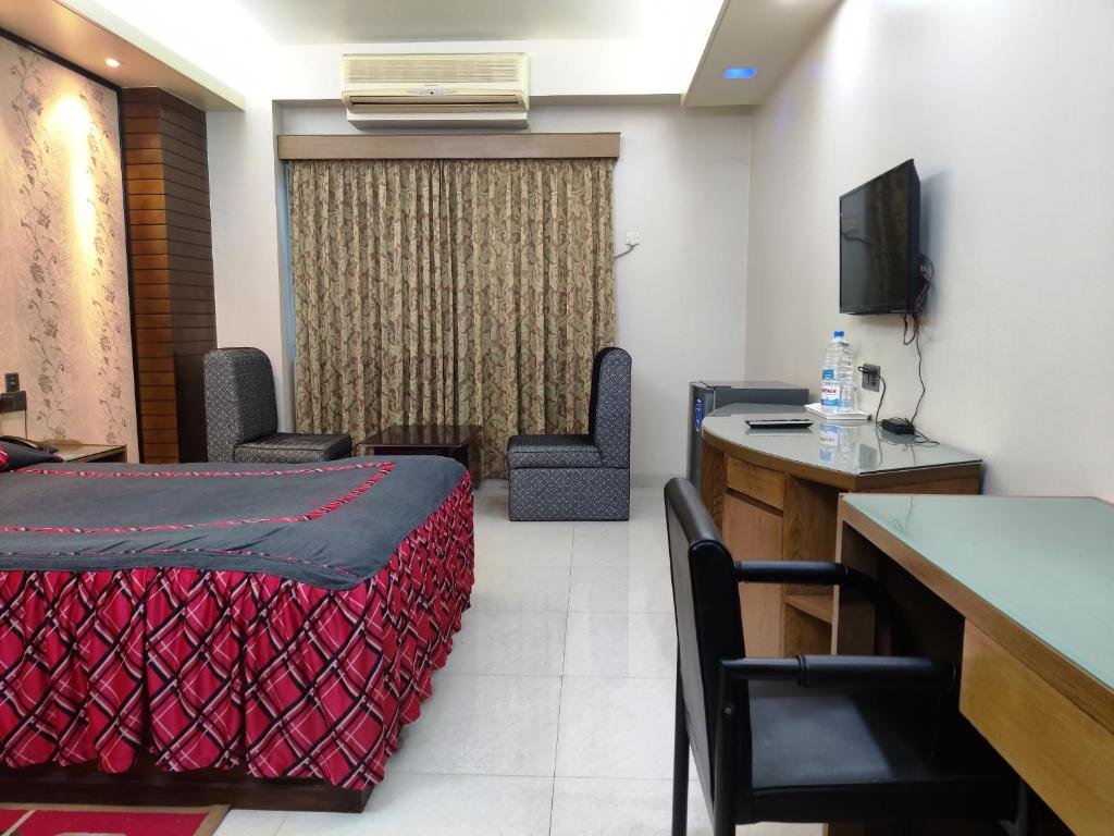 Deluxe Double or Twin Room