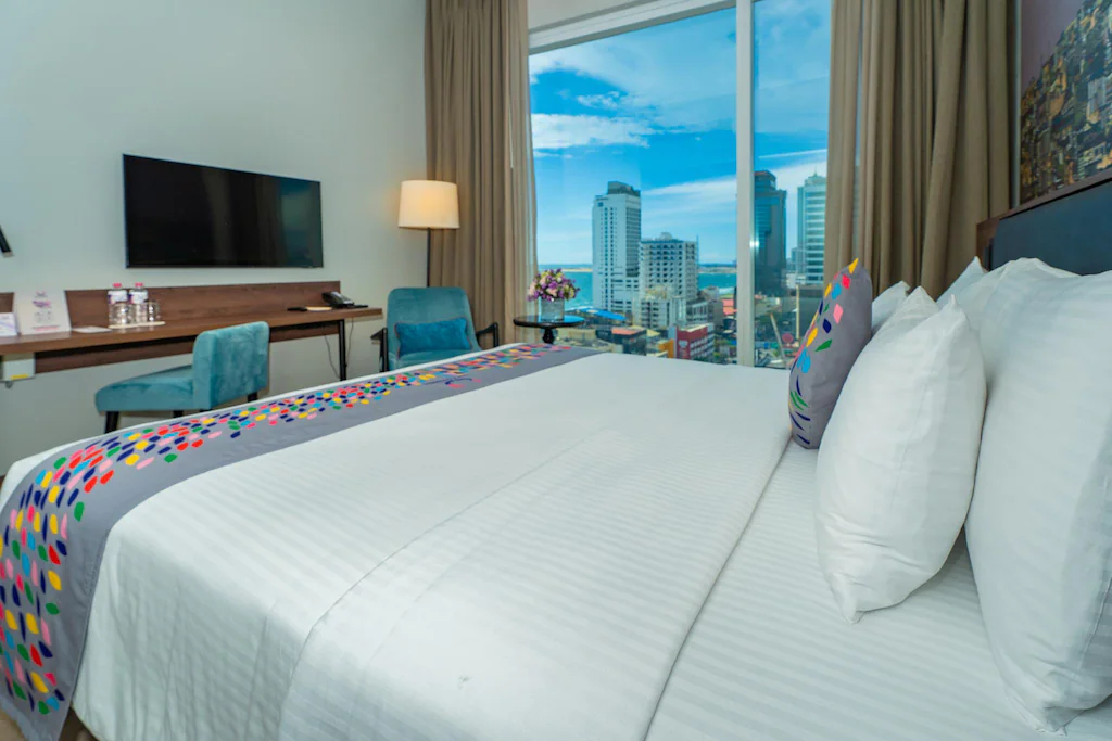 Deluxe King Room City View