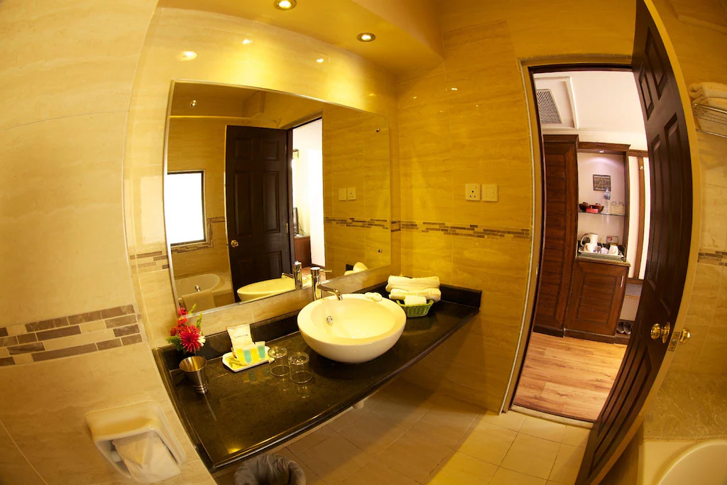 Deluxe Room (Double or Twin)