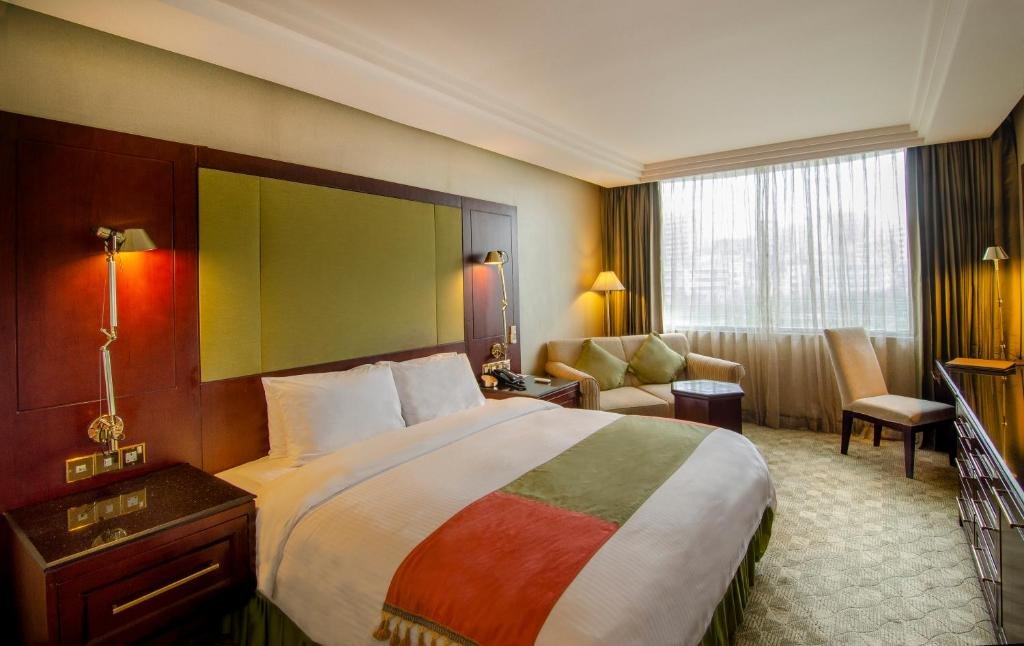 Deluxe King or Twin Room