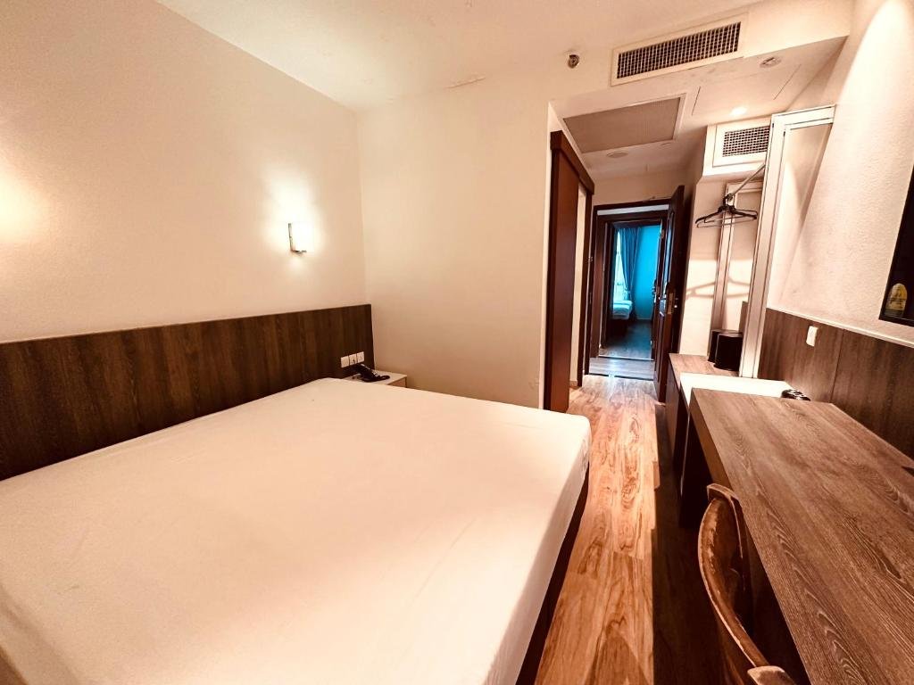 Standard Room (Double or Twin) without Window