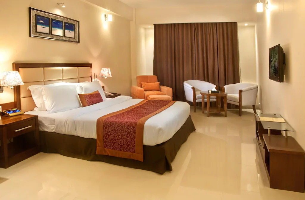 Superior King Room Garden View